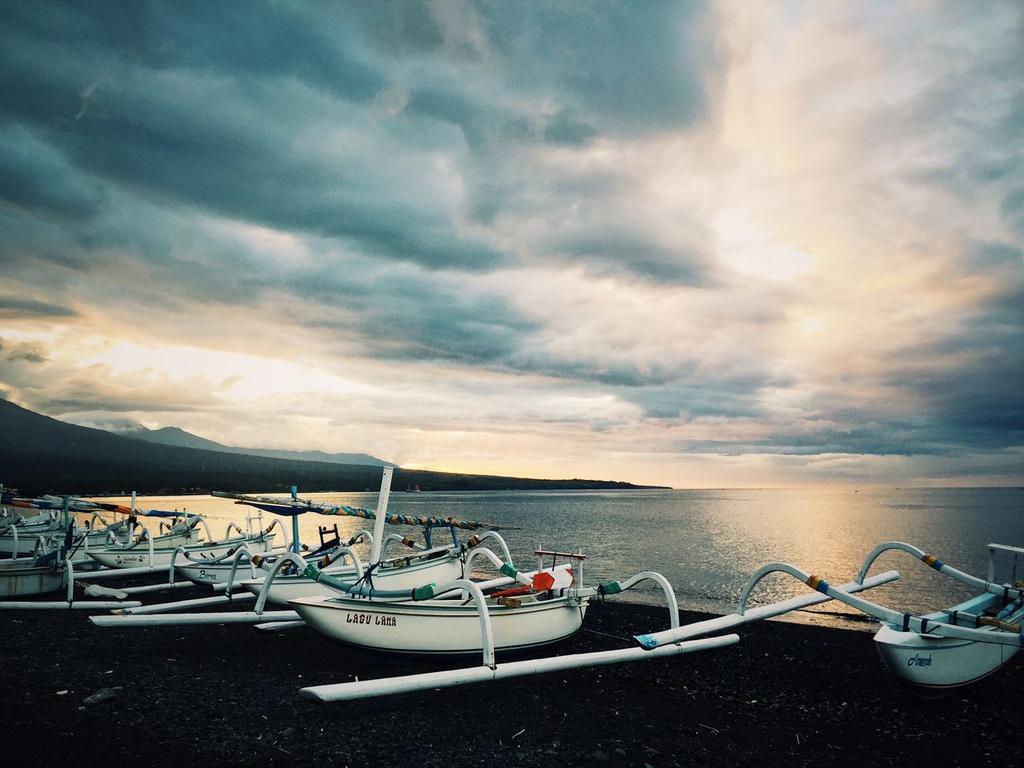 Valomia Beachfront Amed Exteriör bild